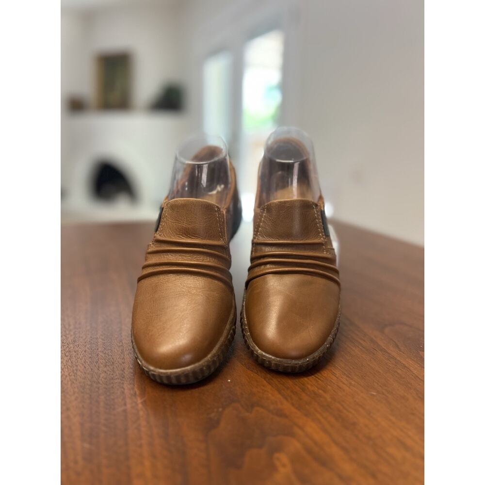 Clarks women's Size 7.5M leather slip-on Contour comfort shoes - Picture 3 of 7